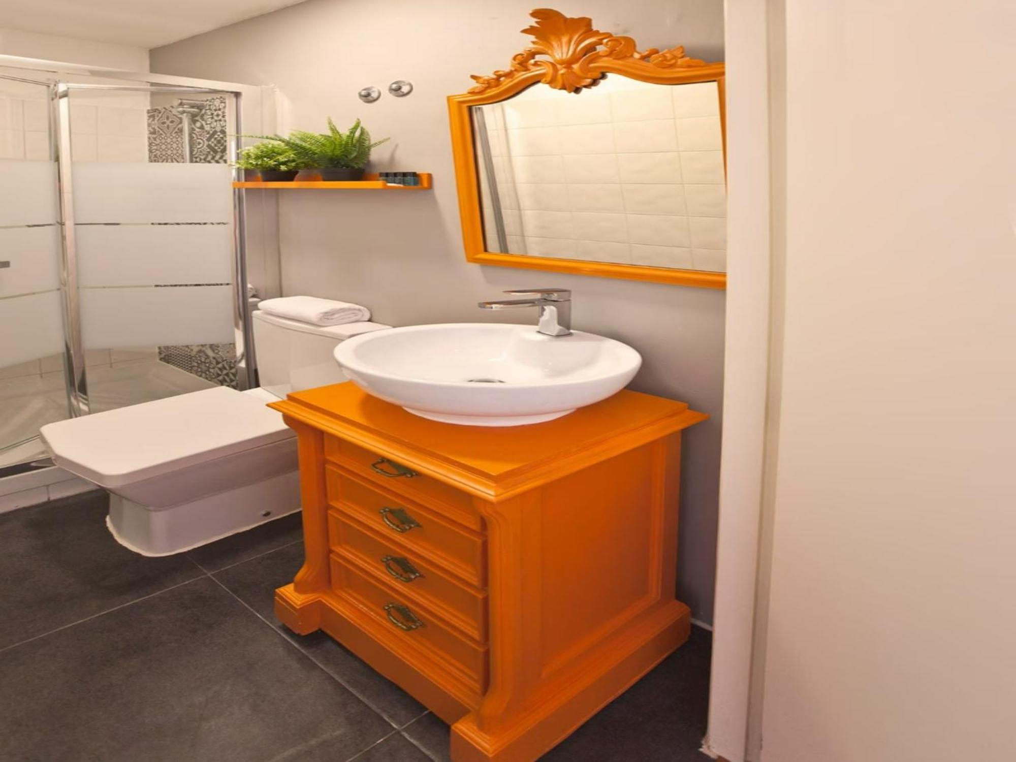 1 Bedroom Located Heart Of * Lisbon