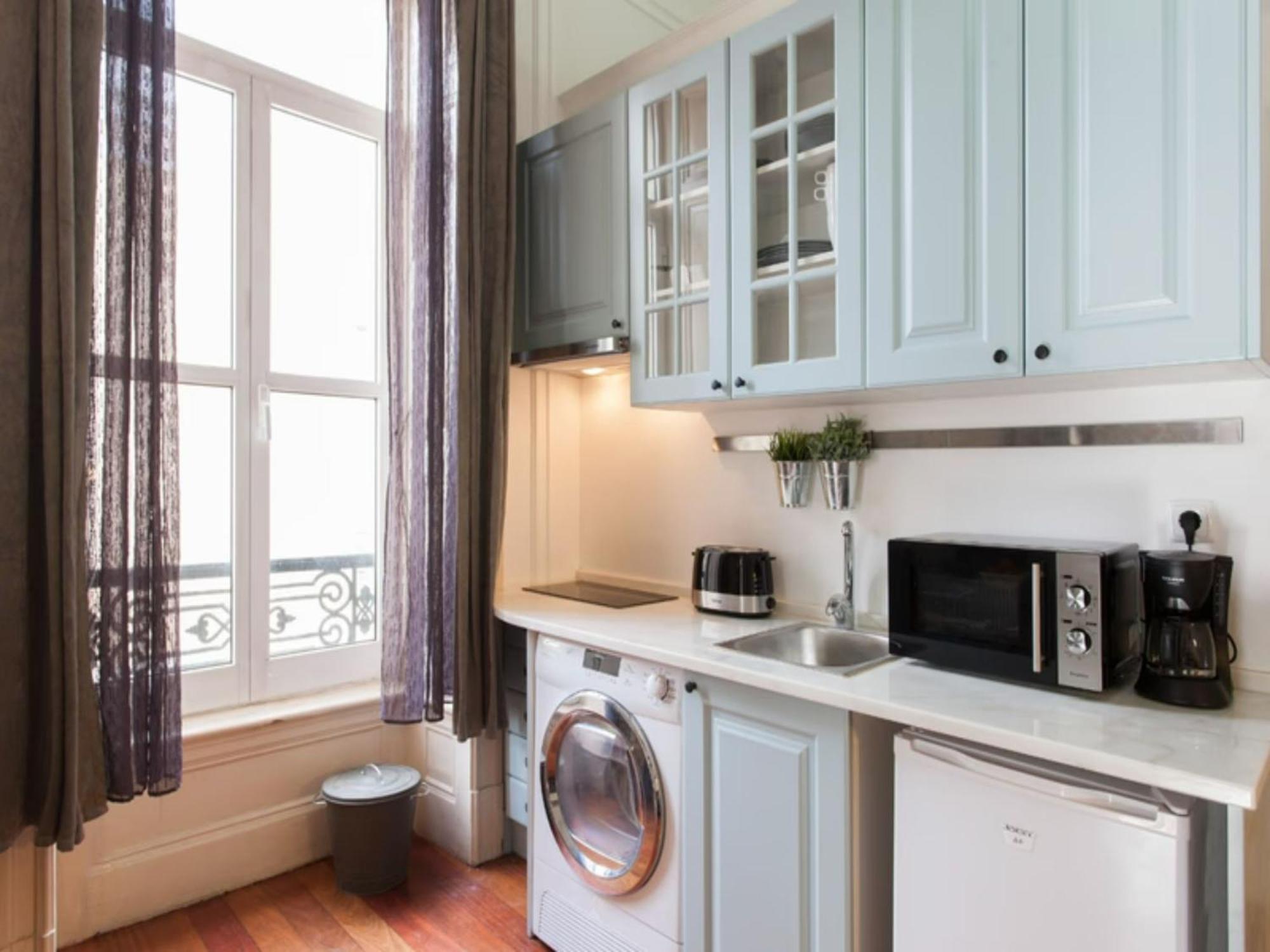 Apartment 1 Bedroom Located Heart Of Lisbon