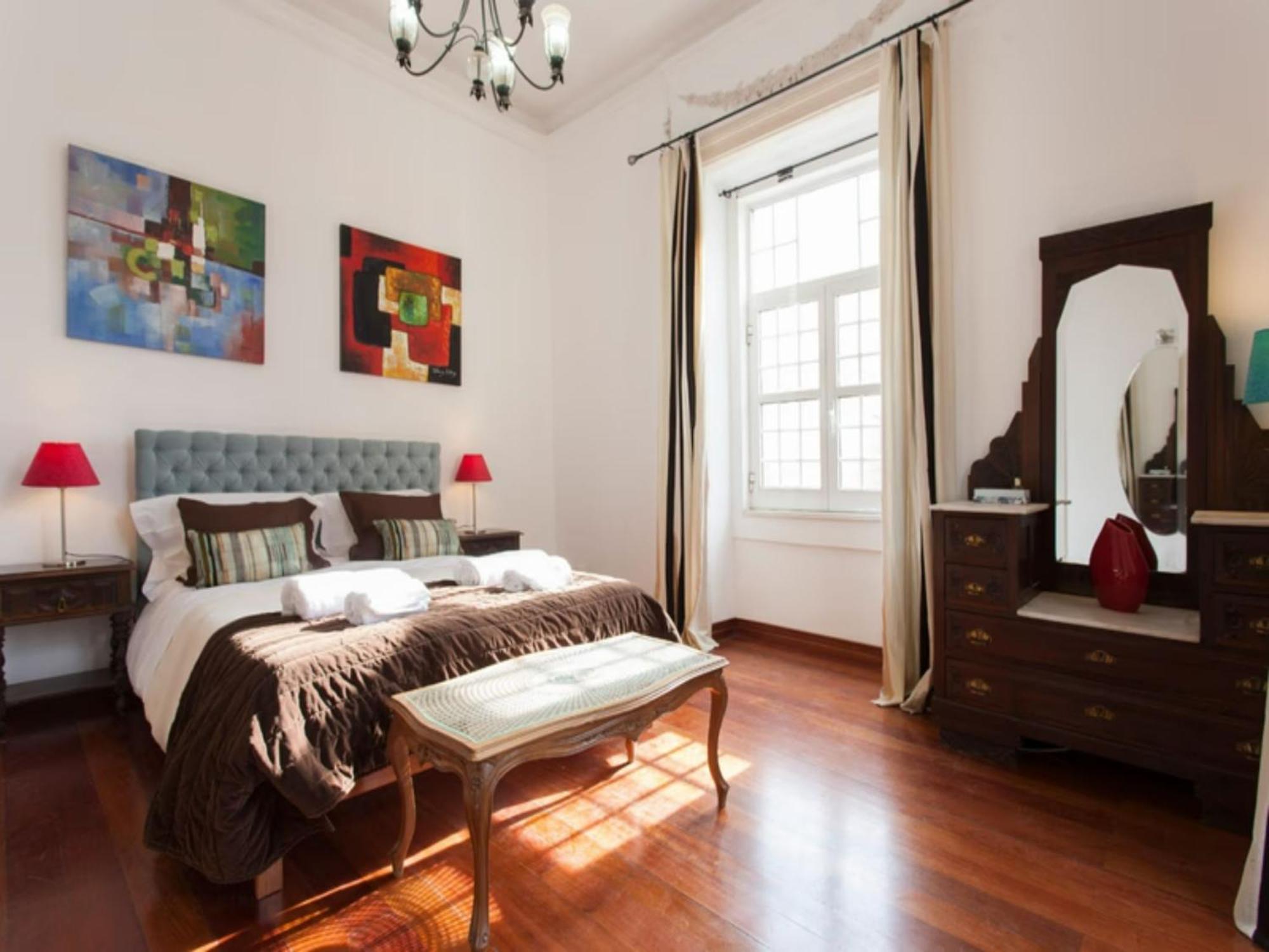 1 Bedroom Located Heart Of
