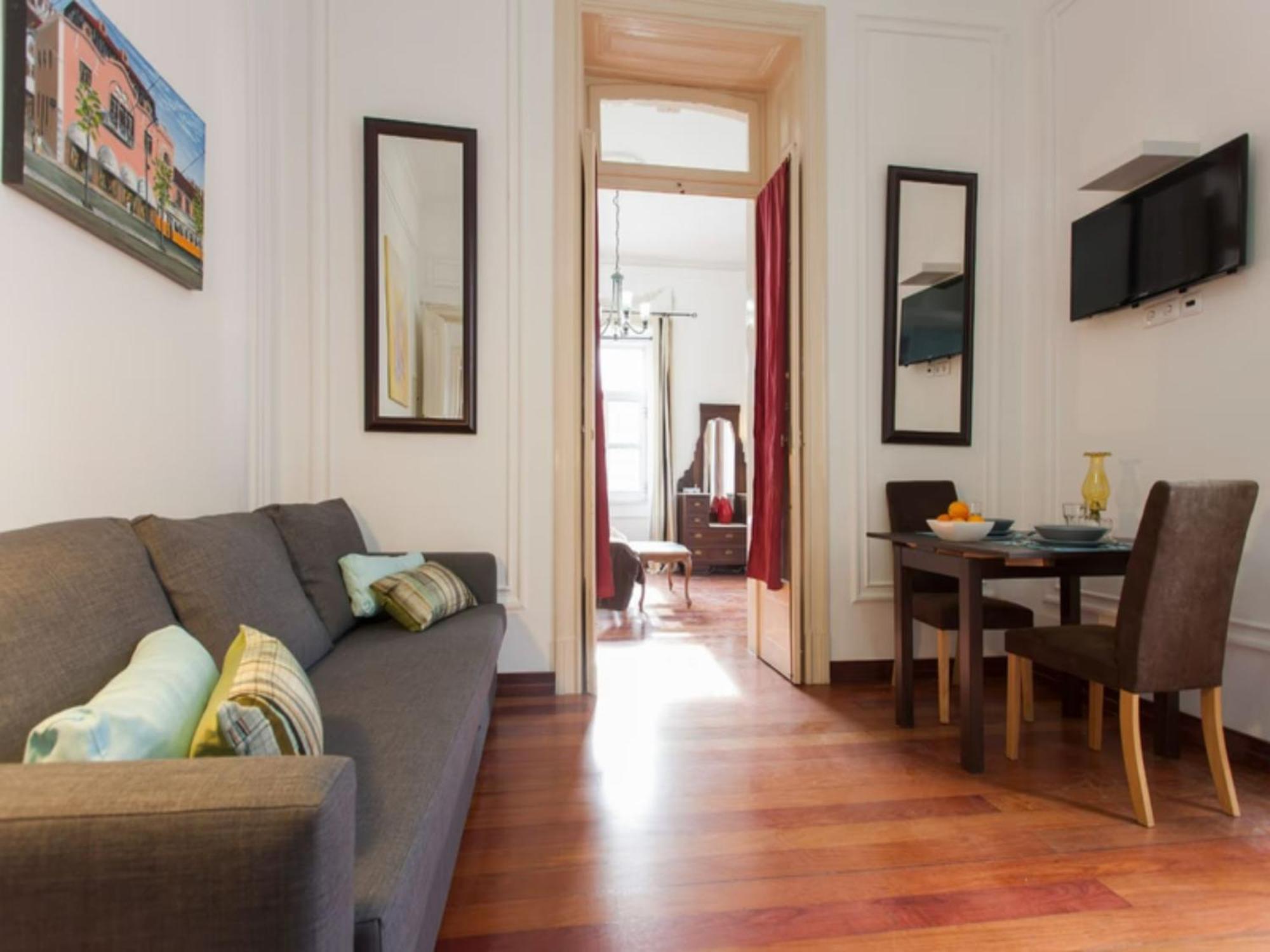 1 Bedroom Located Heart Of Apartment